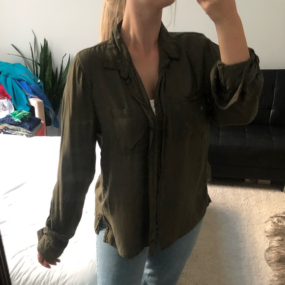 Green button up - Picture 2 of 2